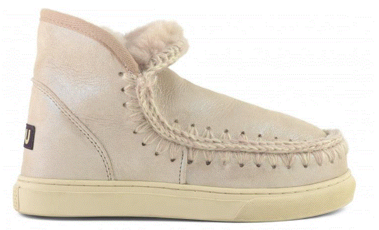 Mou Neden Bu Kadar Seviliyor